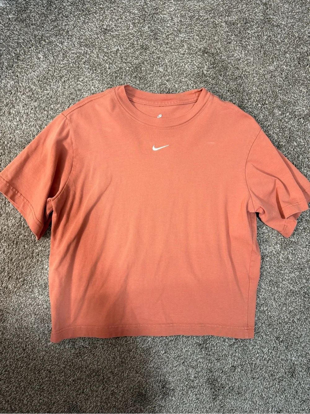 Nike Women's Coral-Orange Short Sleeve Crop Tee size small